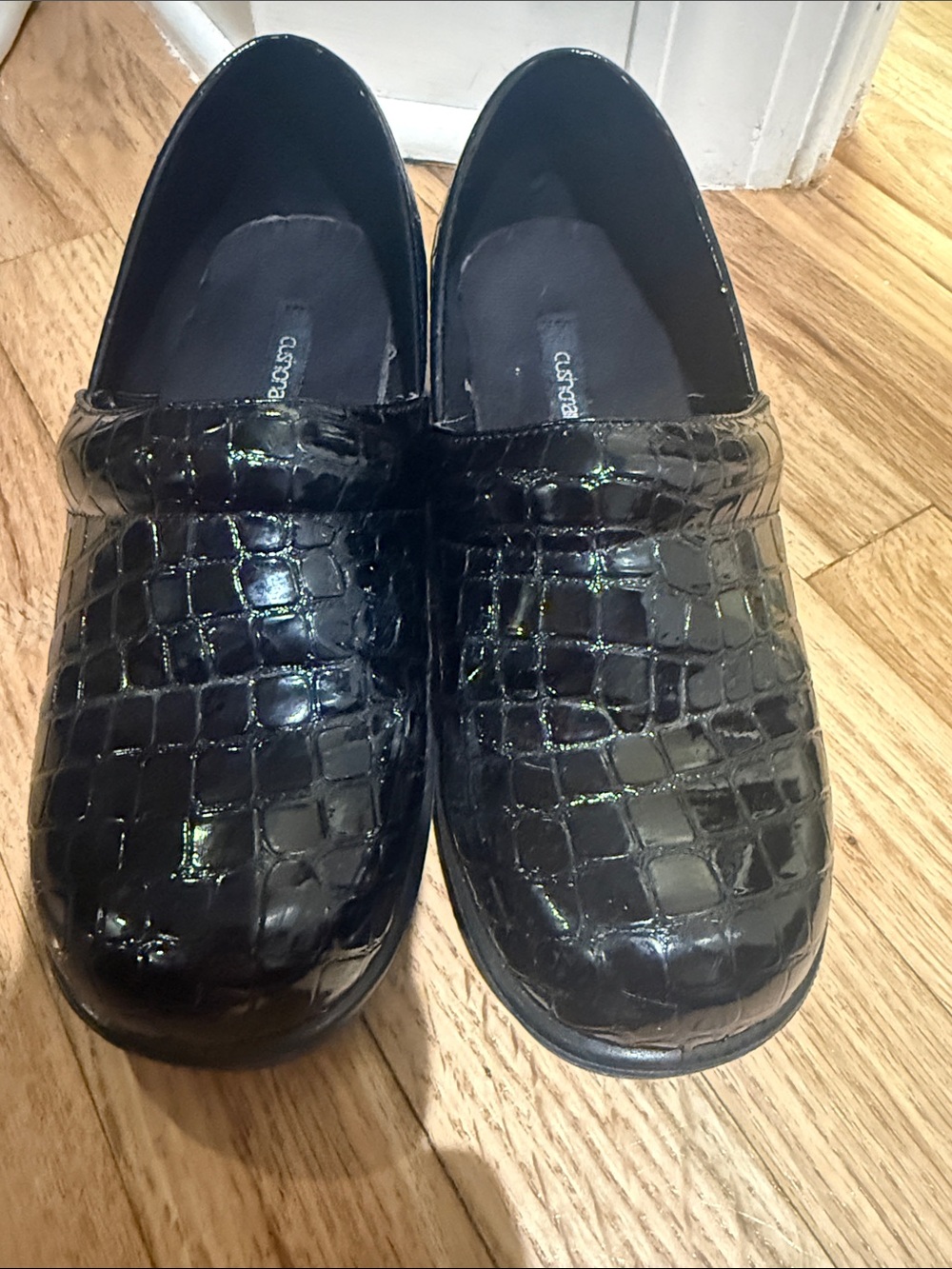 Men's Black Croc-Embossed Slip-On Loafers